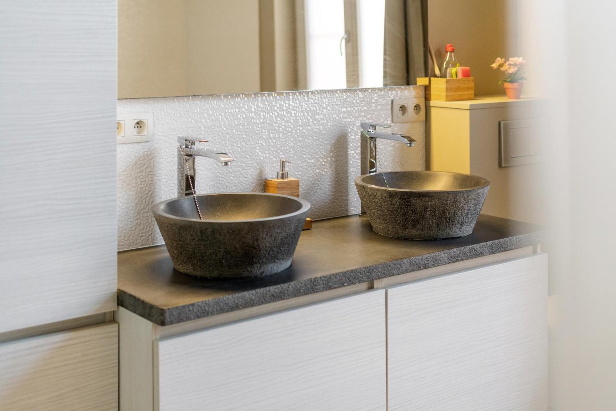 Spacious Guest Suites Near Historic Market - 5 Min Walk Μπριζ Εξωτερικό φωτογραφία